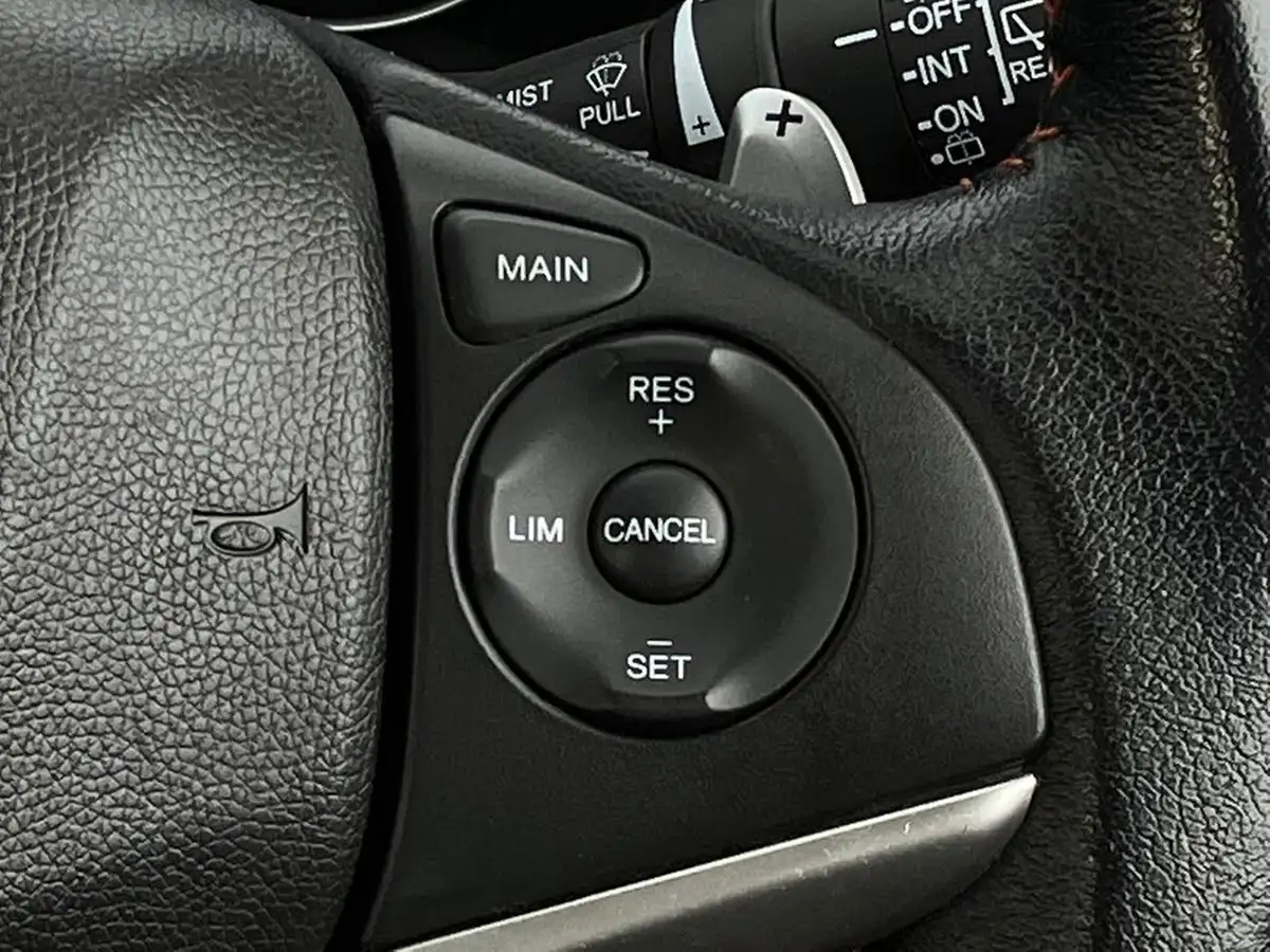 2019-honda-jazz-15-i-vtec-sport-cvt-big-35