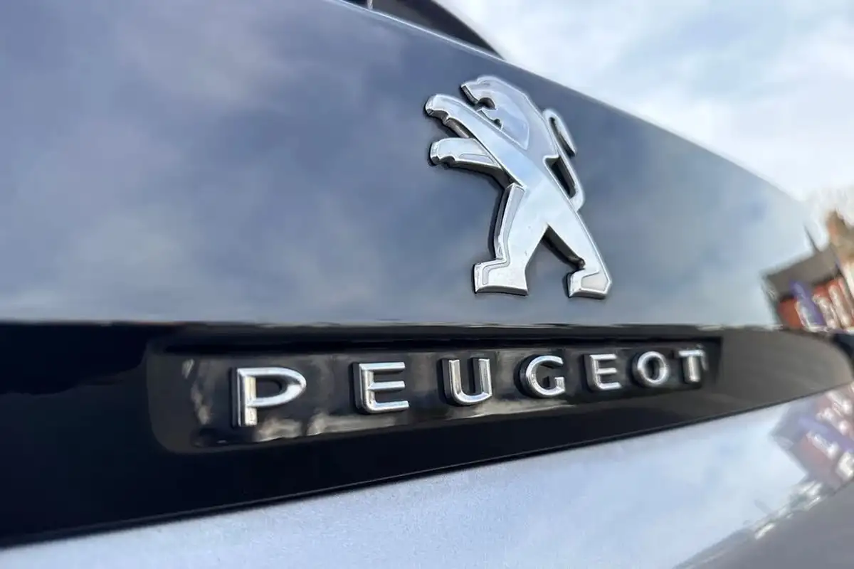 2021-peugeot-3008-suv-12-puretech-allure-premium-big-37