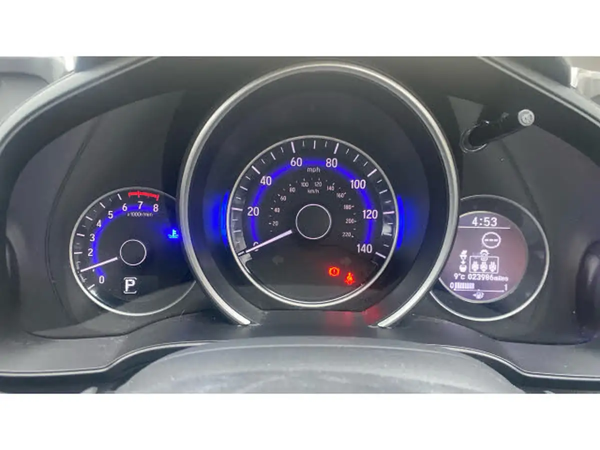 2019-honda-jazz-13-i-vtec-se-cvt-big-10