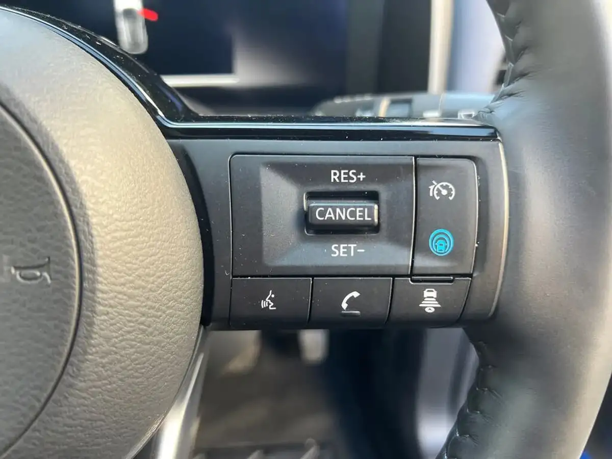2024-nissan-qashqai-15-tekna-big-23