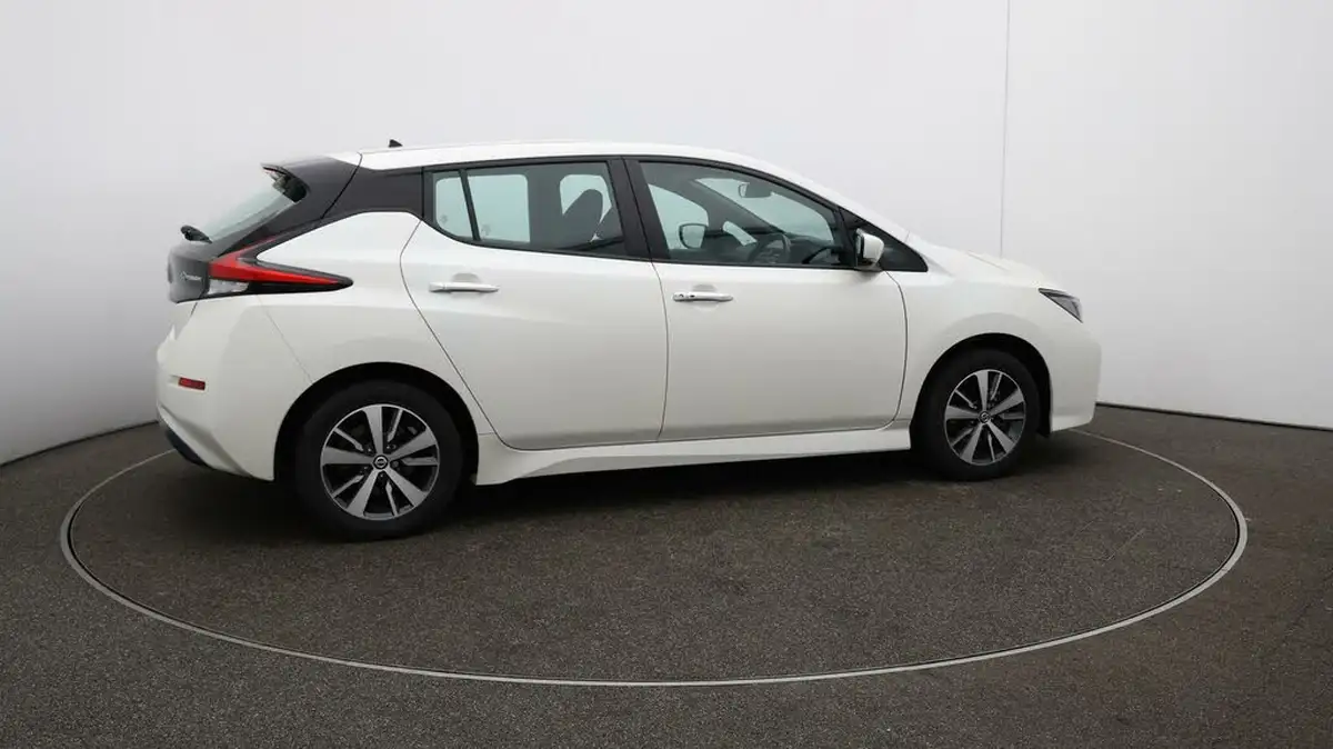 2022-nissan-leaf-e-acenta-big-42
