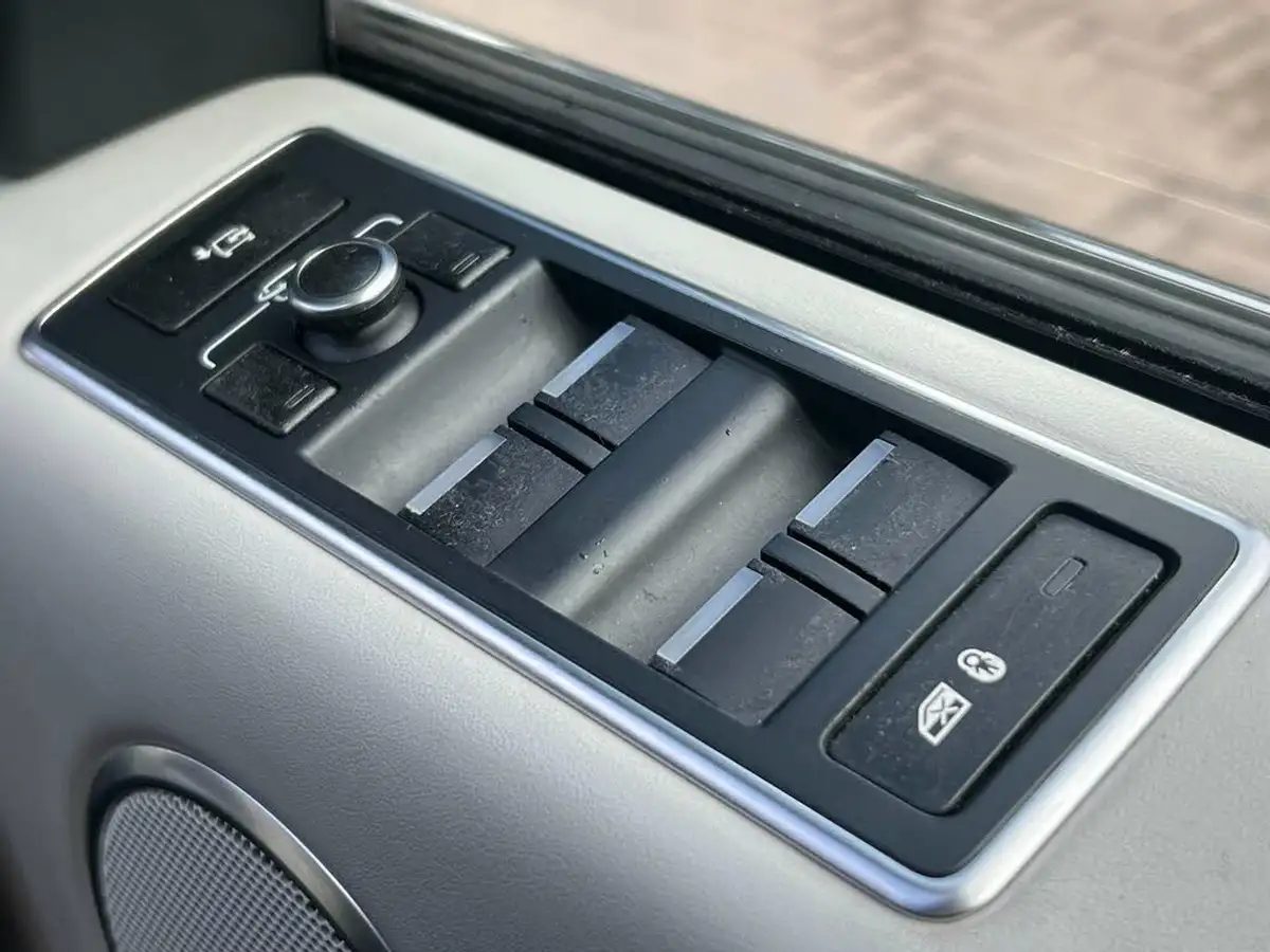 2015-land-rover-range-rover-44-sdv8-autobiography-44sd-v8-339bhp-ss-station-wagon-big-79