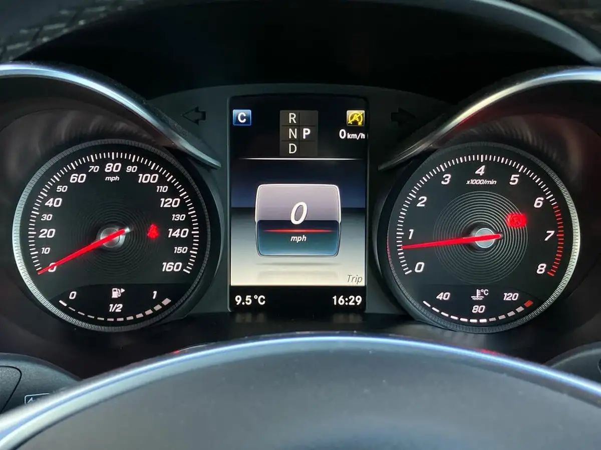 2017-mercedes-benz-c-class-20-c200-amg-line-premiumss-coupe-2d-4matic-9g-tronic-plus-big-13