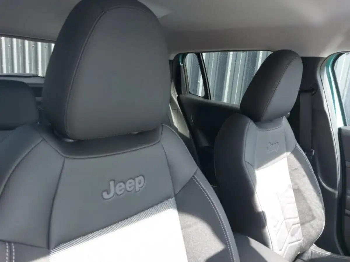 2025-jeep-avenger-12-gse-summit-big-11
