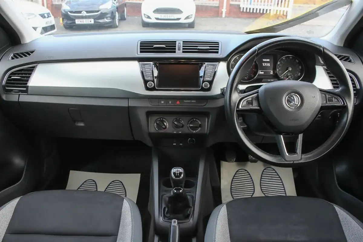 2016-skoda-fabia-12-tsi-se-90ps-hatchback-big-22