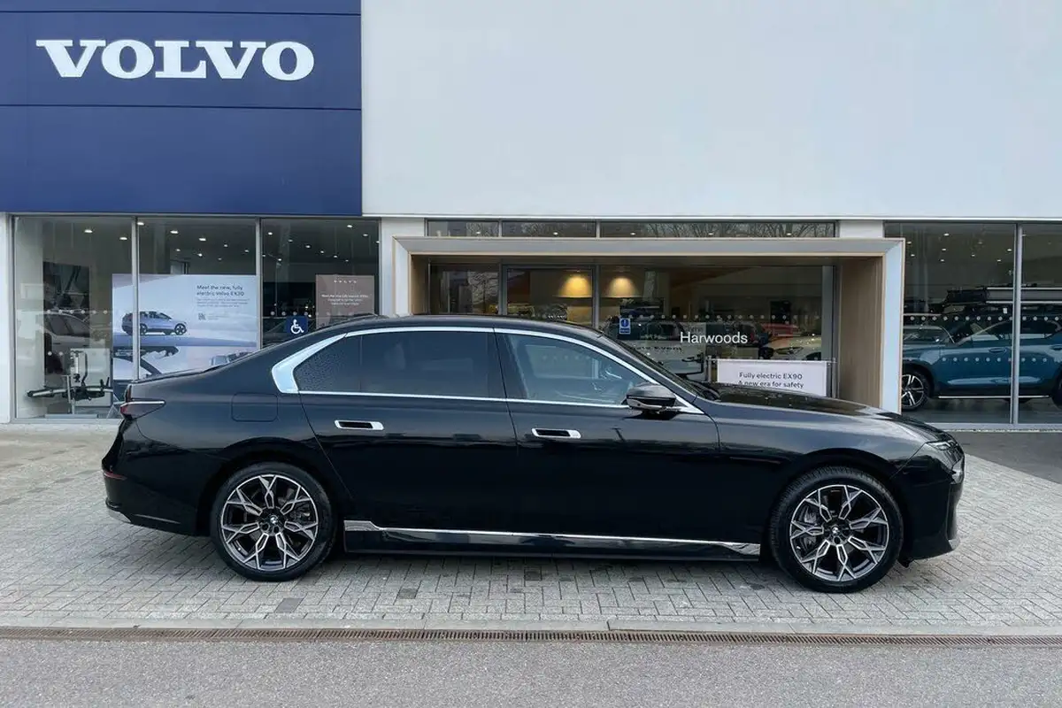 2023-bmw-7-series-e-i7-xdrive60-excellence-big-1