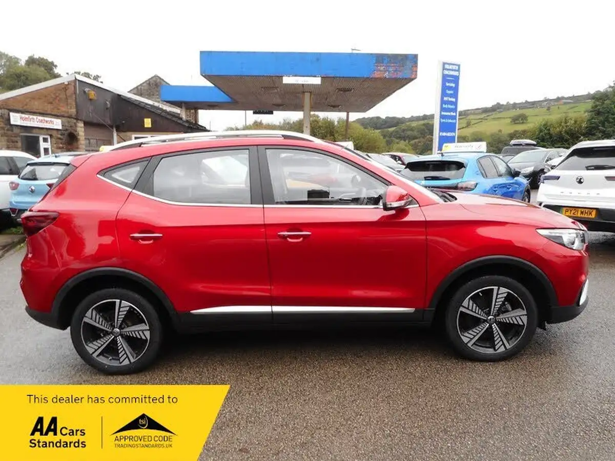 2021-mg-zs-suv-e-exclusive-ev-big-4