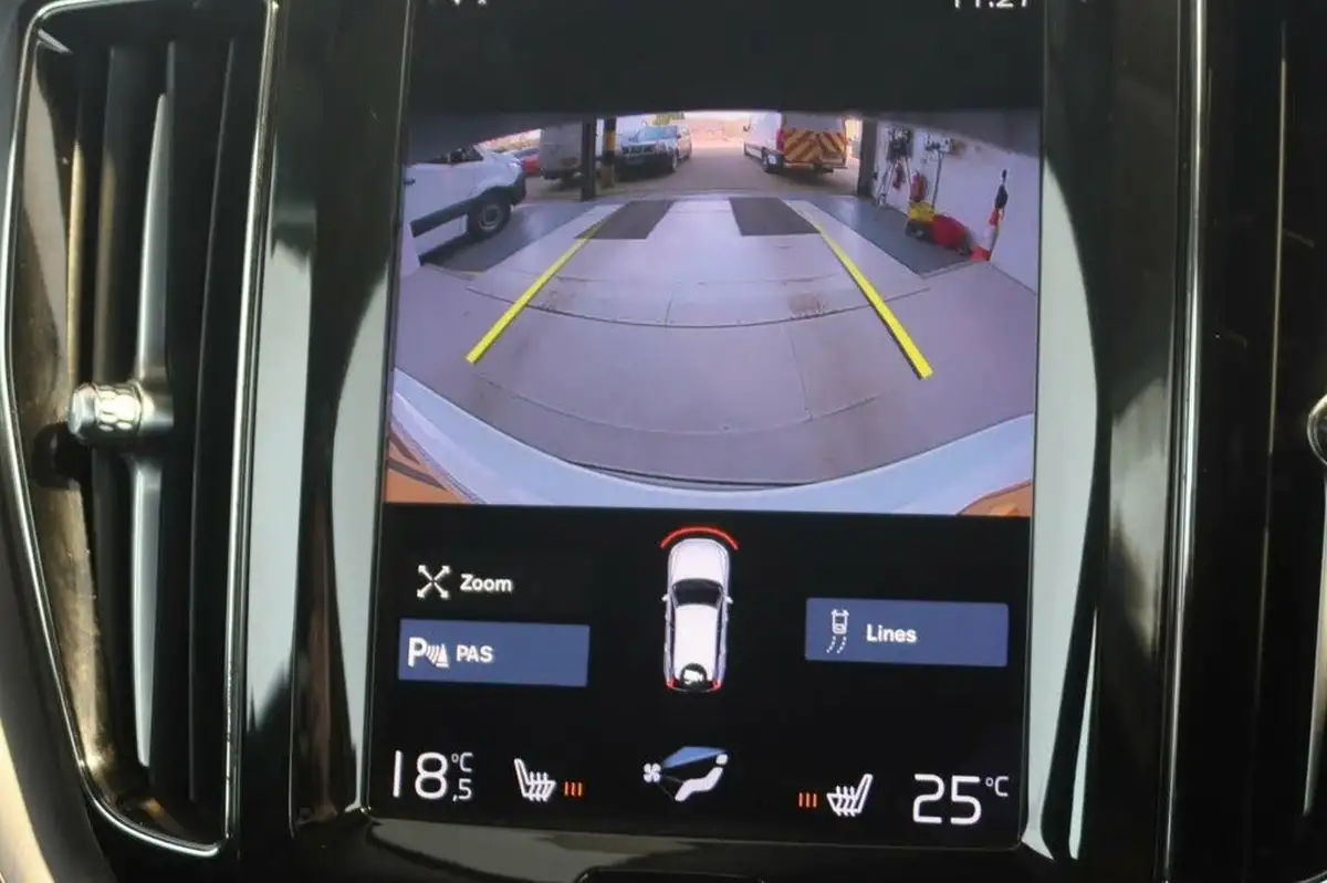 2021-volvo-xc60-20td-b4-momentum-big-17