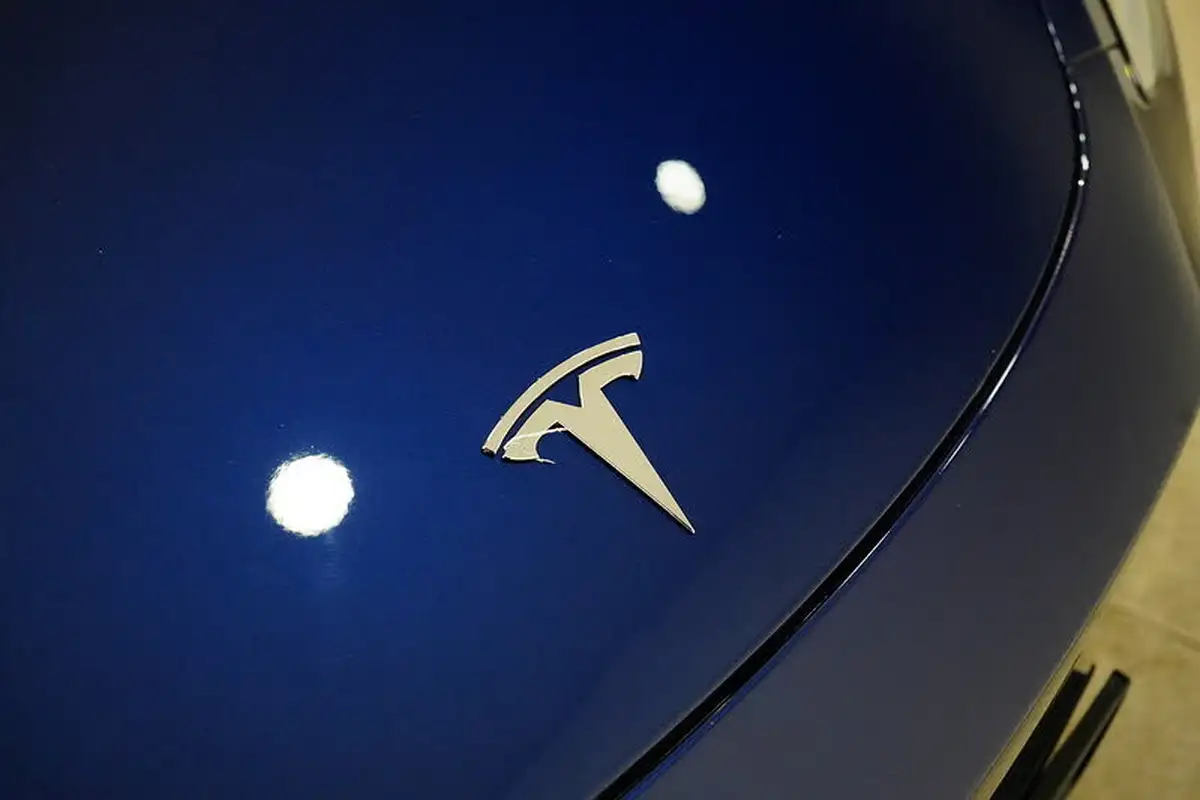 2022-tesla-model-y-e-long-range-big-20