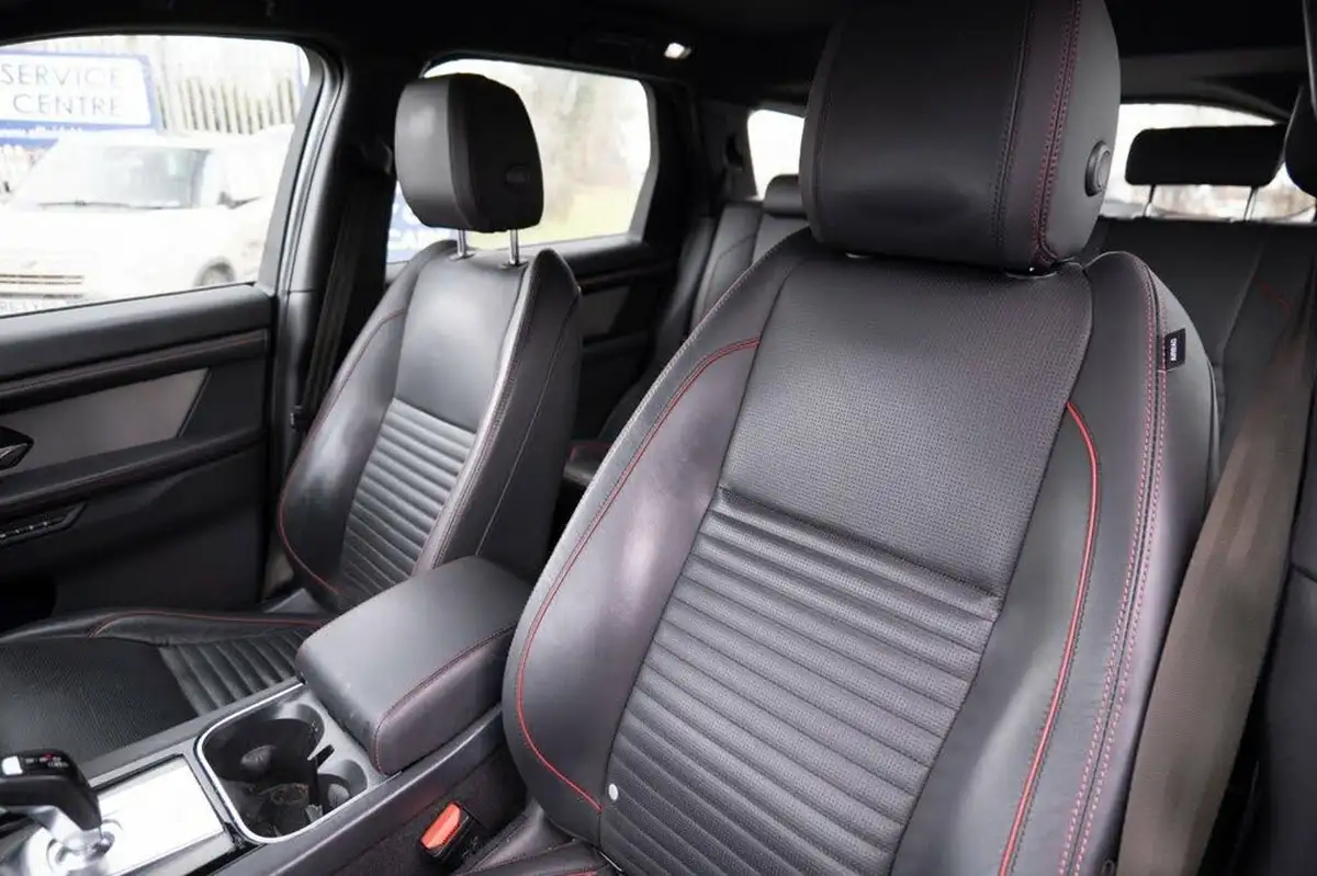 2021-land-rover-discovery-sport-15-p300e-r-dynamic-hse-big-1