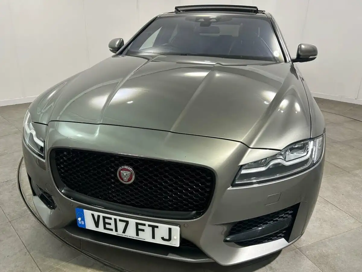 2017-jaguar-xf-20i-r-sport-300ps-awd-saloon-4d-1999cc-big-9