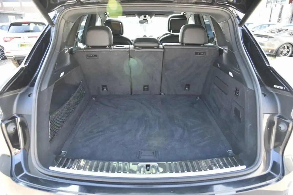 2019-porsche-cayenne-30-v6-s-big-45