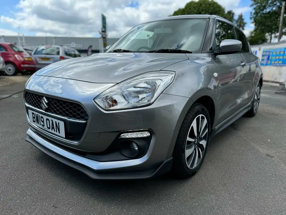 2019-suzuki-swift-12-dualjet-attitude-big-14