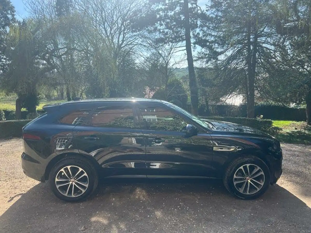 2017-jaguar-f-pace-20-i4d-r-sport-180ps-awd-big-0