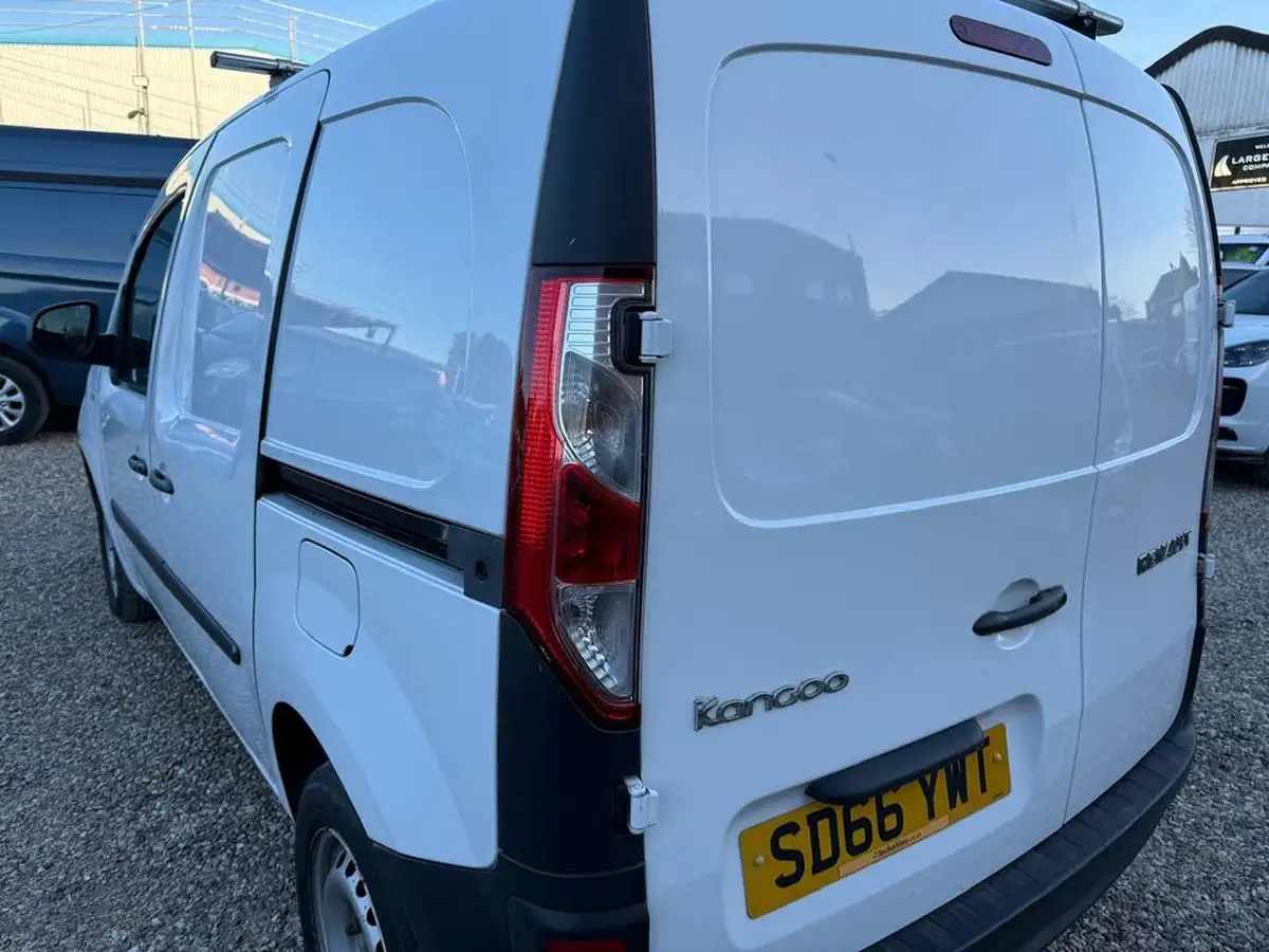 2016-renault-kangoo-15td-ml19-dci-90-business-panel-big-44