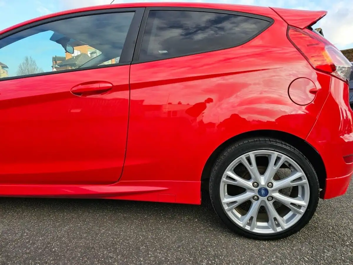 2015-ford-fiesta-16tdci-zetec-s-big-25