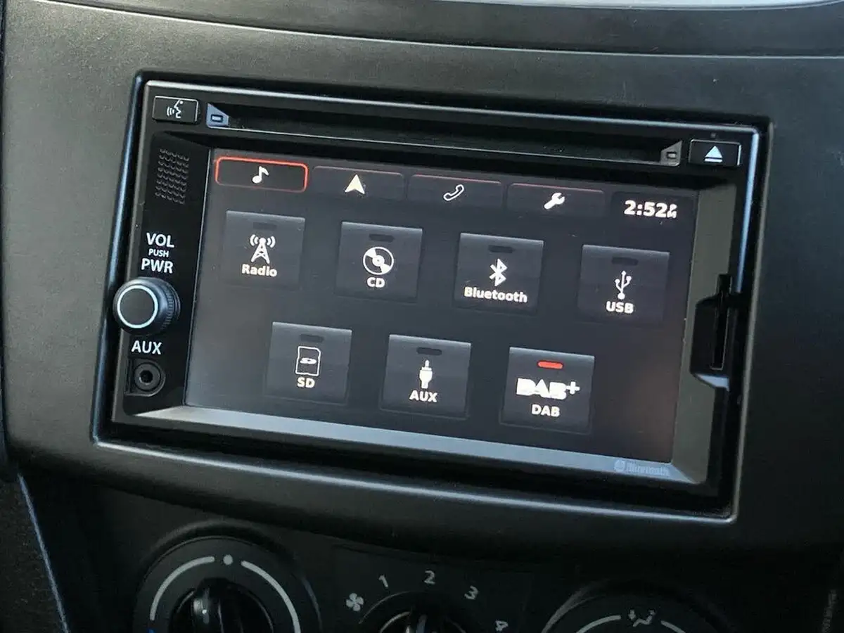 2016-suzuki-swift-12-sz-l-5d-big-37