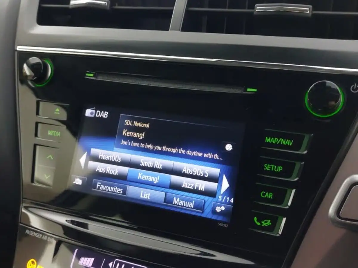 2020-toyota-prius-18-vvt-i-excel-big-12