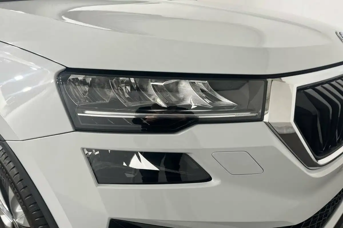 2023-skoda-karoq-15-tsi-se-l-big-18