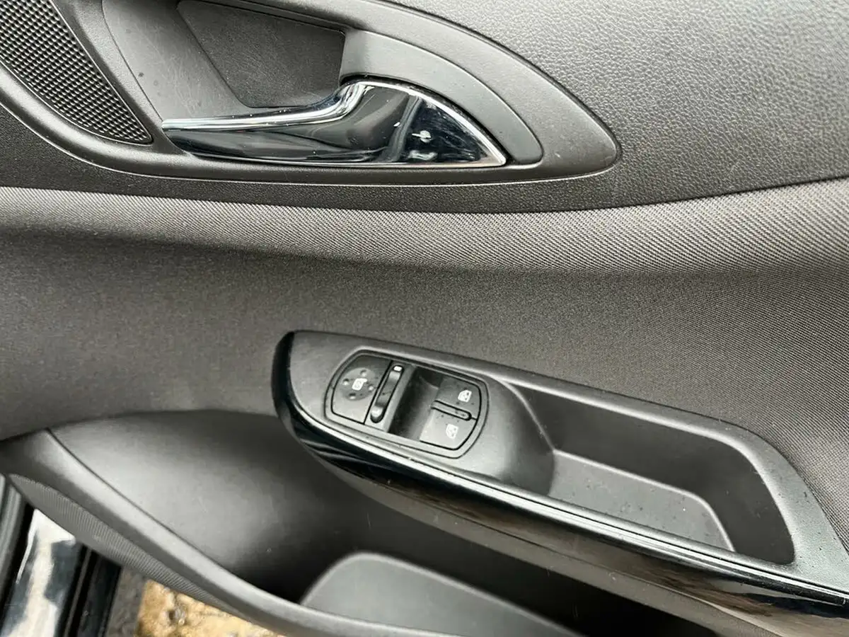2019-vauxhall-corsa-14i-sri-vx-line-nav-black-90ps-5d-big-12