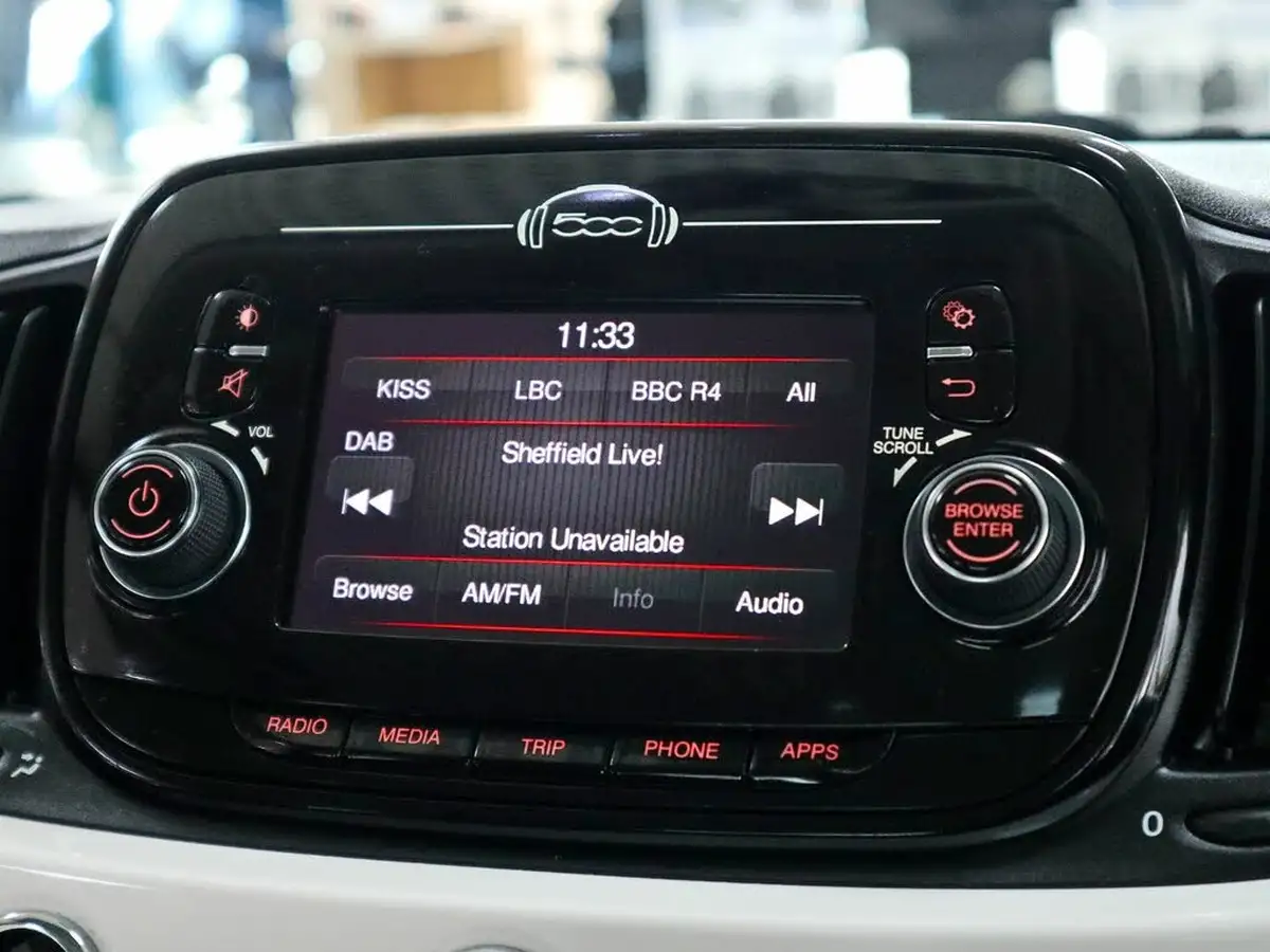 2018-fiat-500-12-lounge-dualogic-big-25