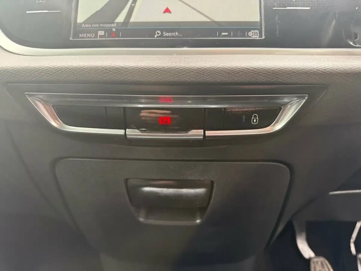 2017-citroen-grand-c4-picasso-16bluehdi-feel-big-28