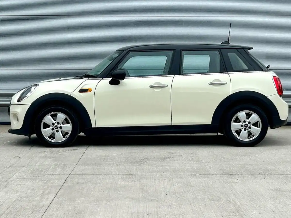 2015-mini-cooper-15-cooper-5d-big-2