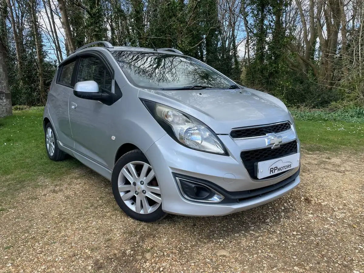 2013-chevrolet-spark-12-ltz-big-0