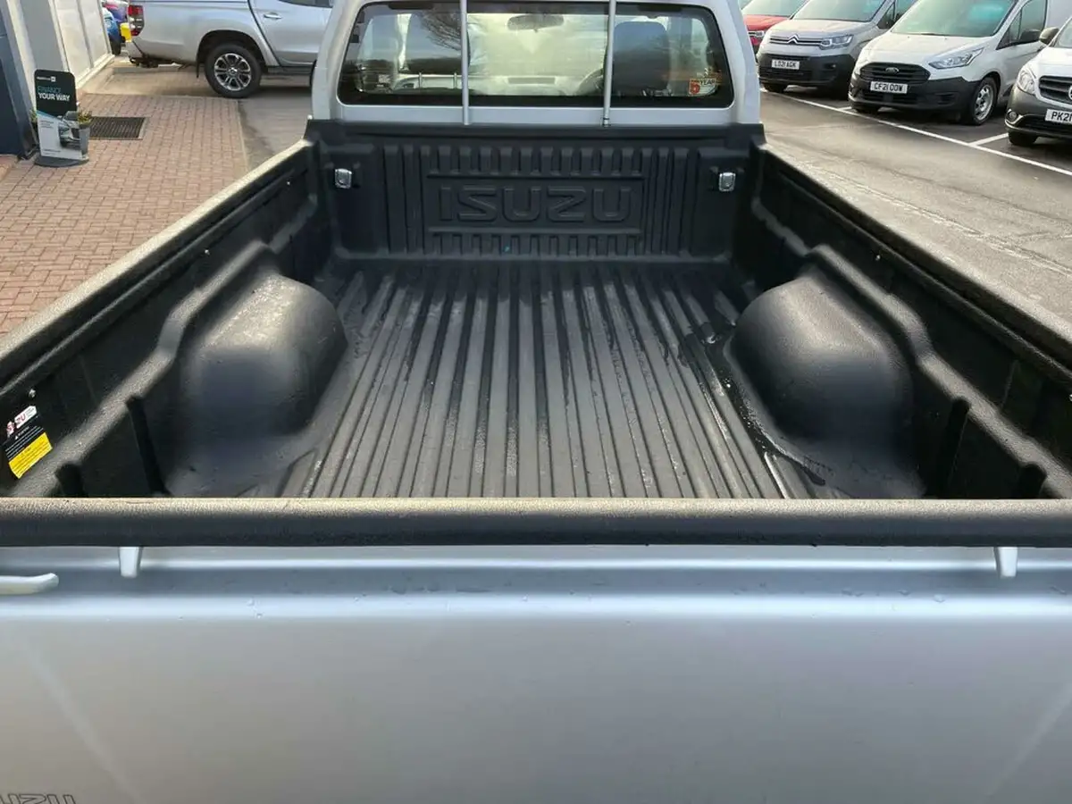 2016-isuzu-d-max-25td-4x4-single-pick-up-big-7