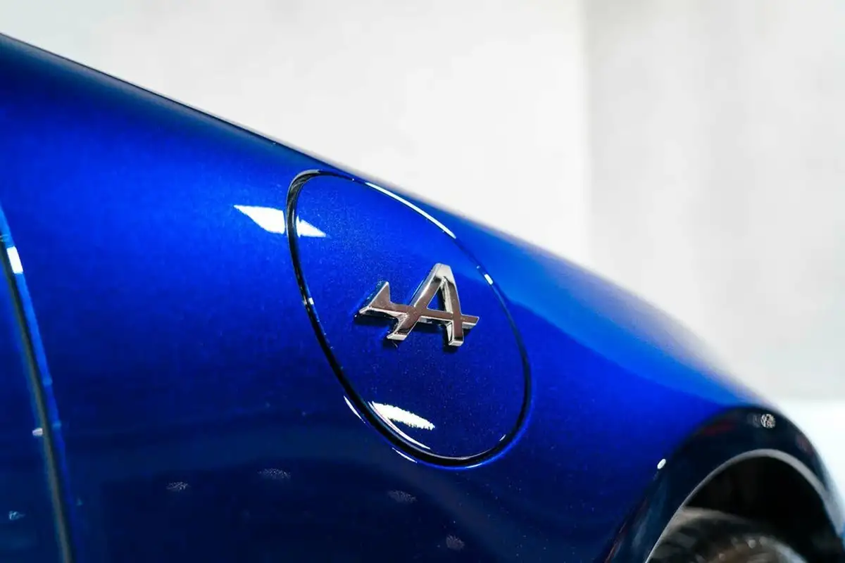2021-alpine-a110-18-t-legende-big-10