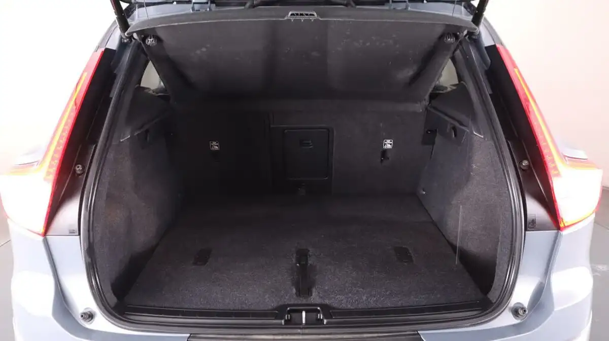 2022-volvo-xc40-e-twin-recharge-plus-big-17