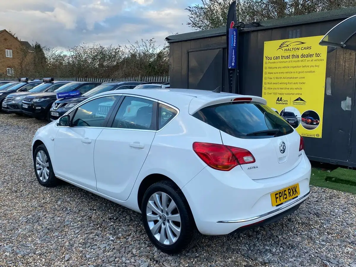 2015-vauxhall-astra-16cdti-tech-line-110ps-ecoflex-ss-hatchback-big-8
