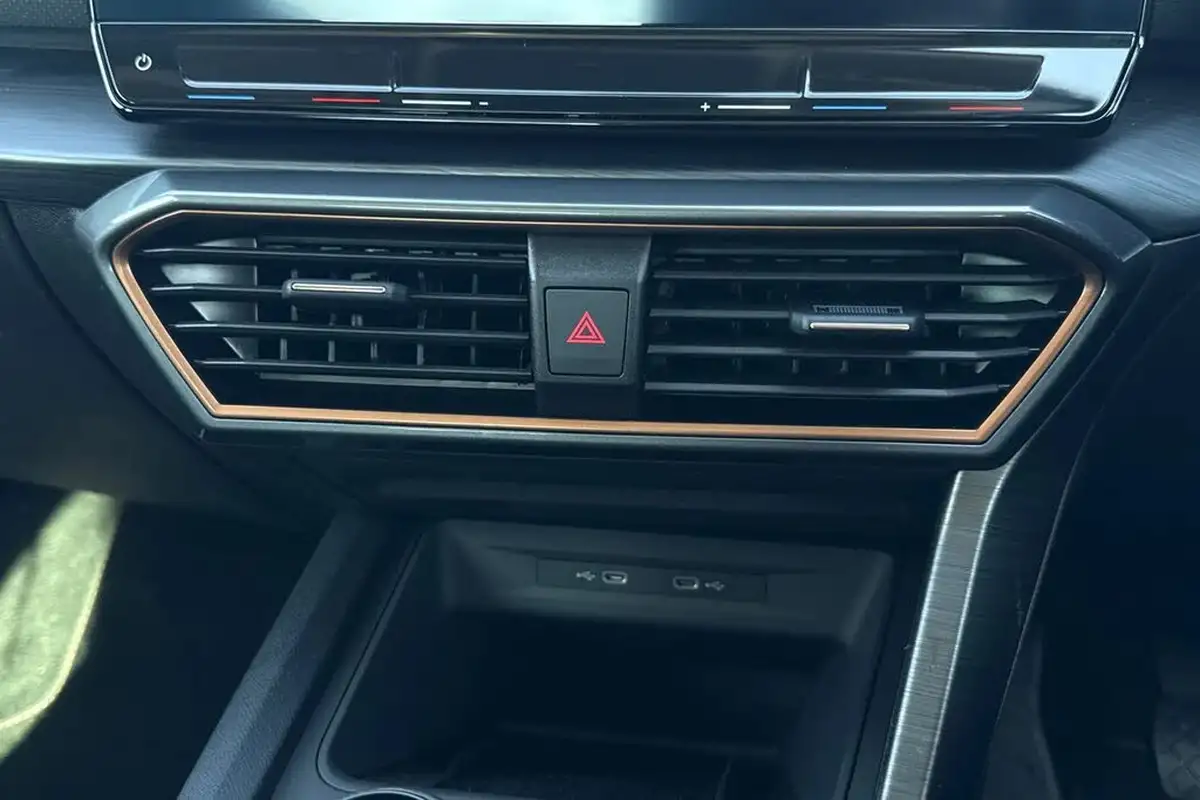 2024-cupra-leon-nf-15-tsi-v1-design-edition-hatchback-big-20