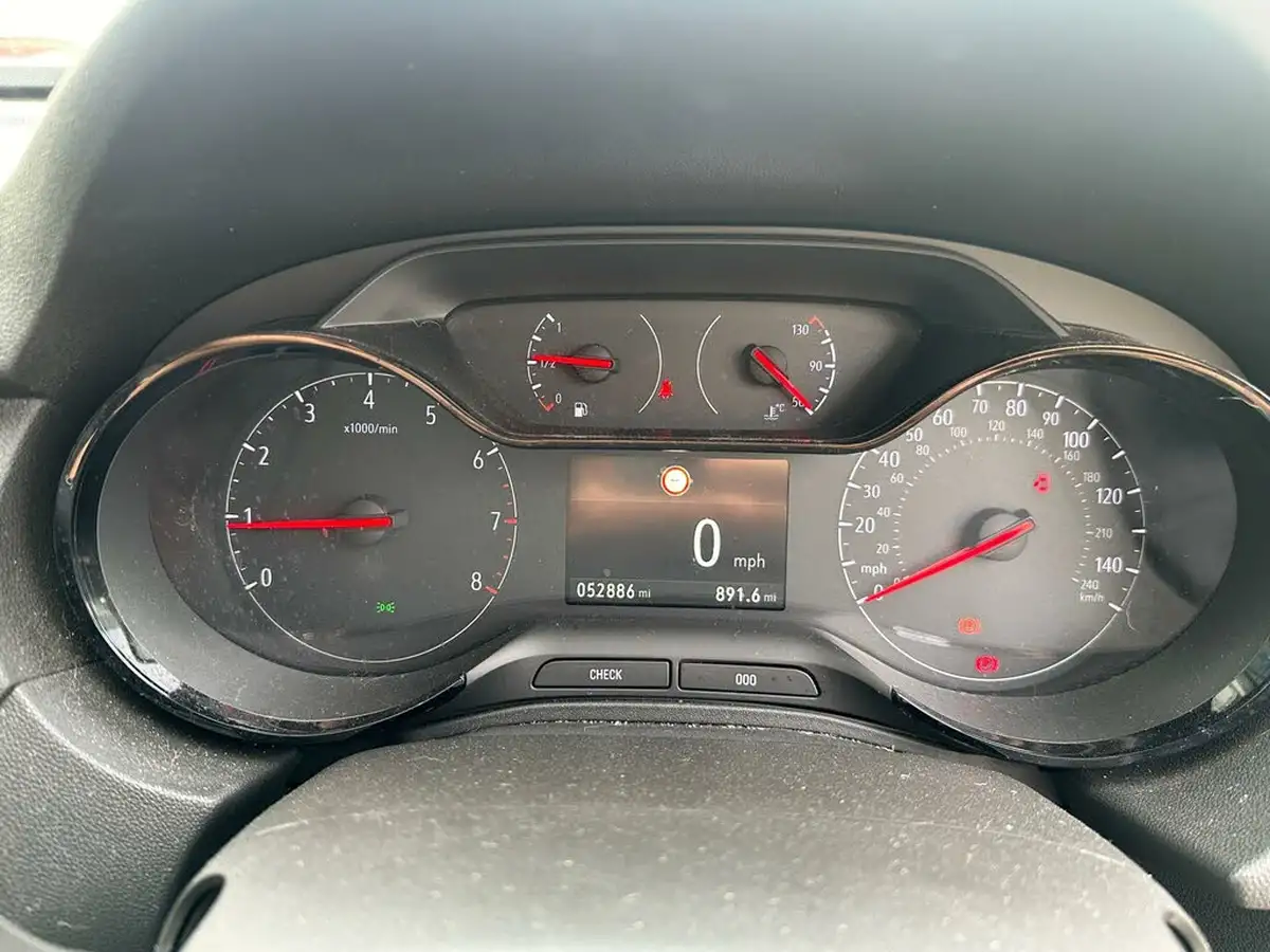 2021-vauxhall-grandland-x-12-sri-nav-big-7
