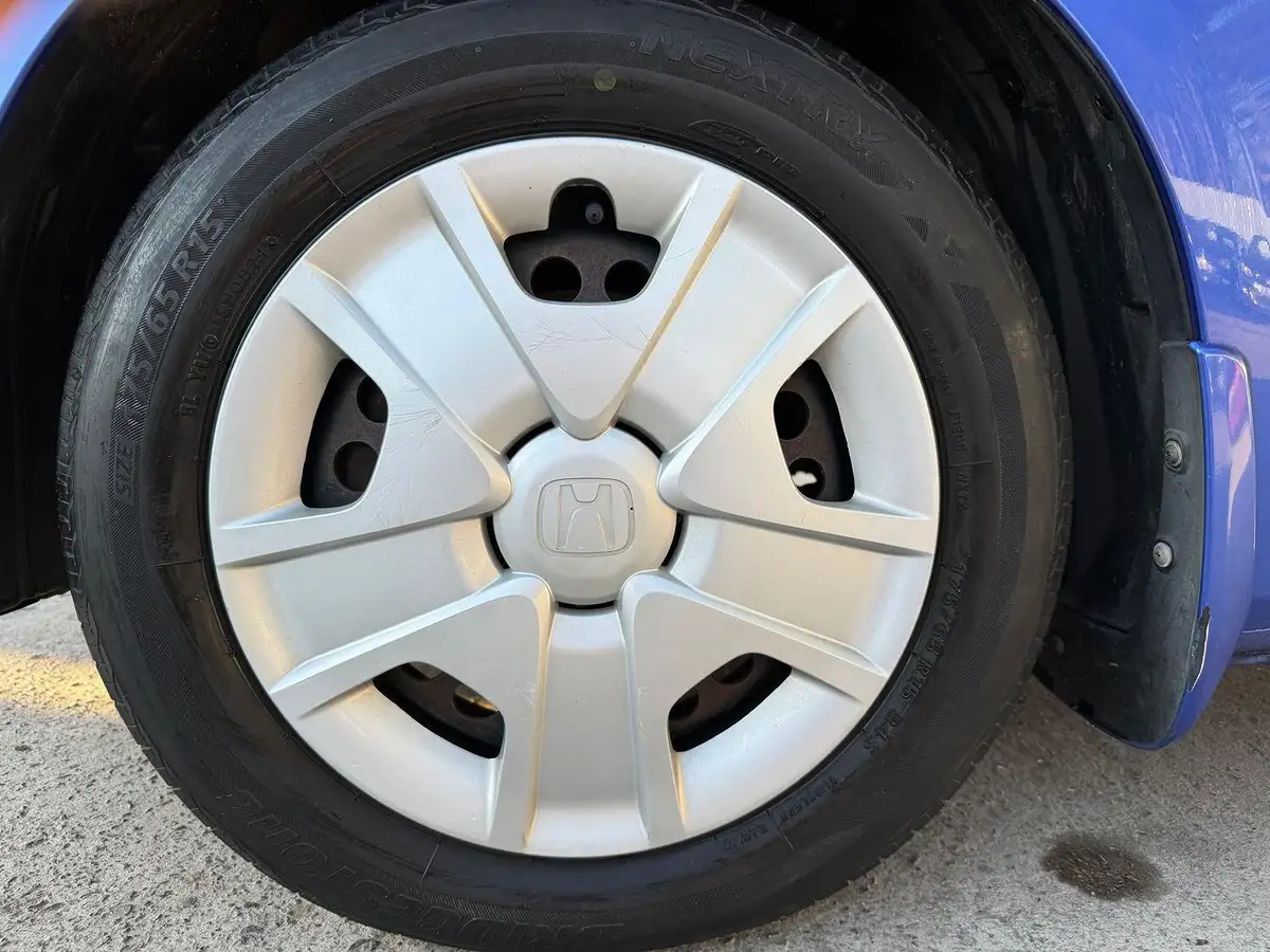2012-honda-fit-13-hybrid-jazz-big-31