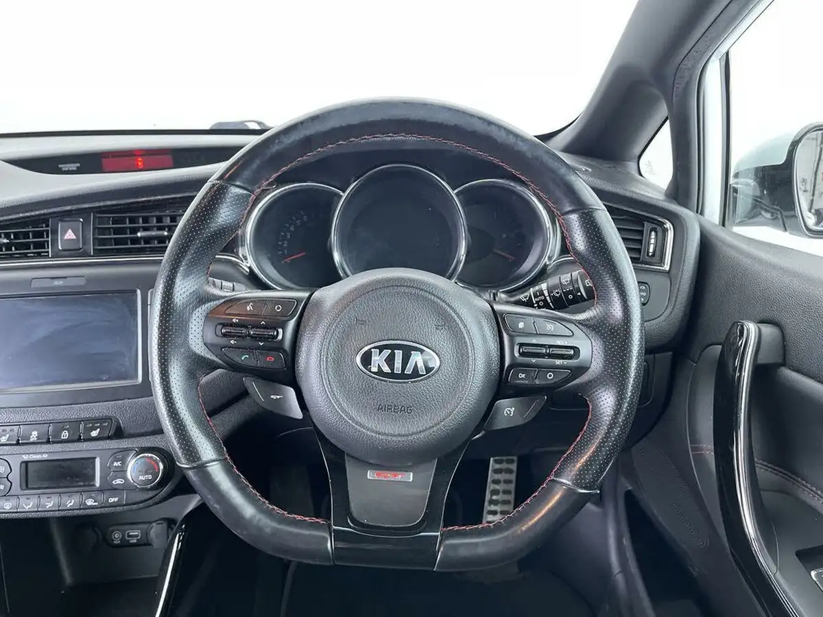2017-kia-pro-ceed-16-t-gdi-gt-big-33