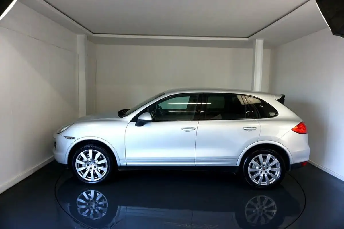 2013-porsche-cayenne-big-3