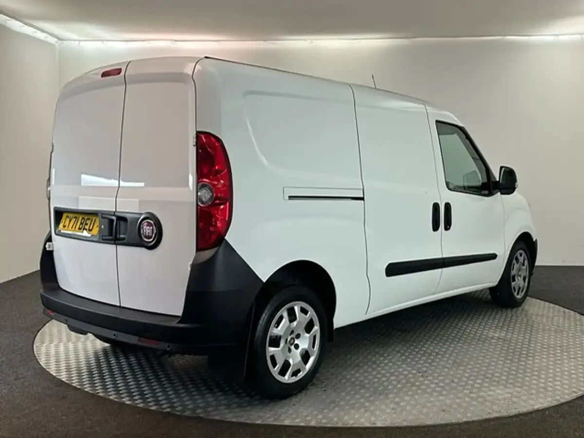 2022-fiat-doblo-cargo-16jtd-l2h1-maxi-tecnico-120bhpeu6d-panel-van-big-10