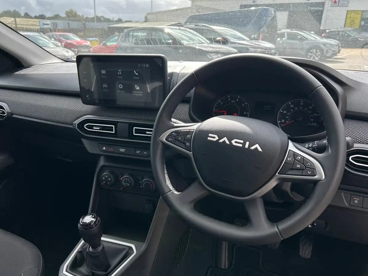 2024-dacia-sandero-10-tce-expression-90bhp-big-17