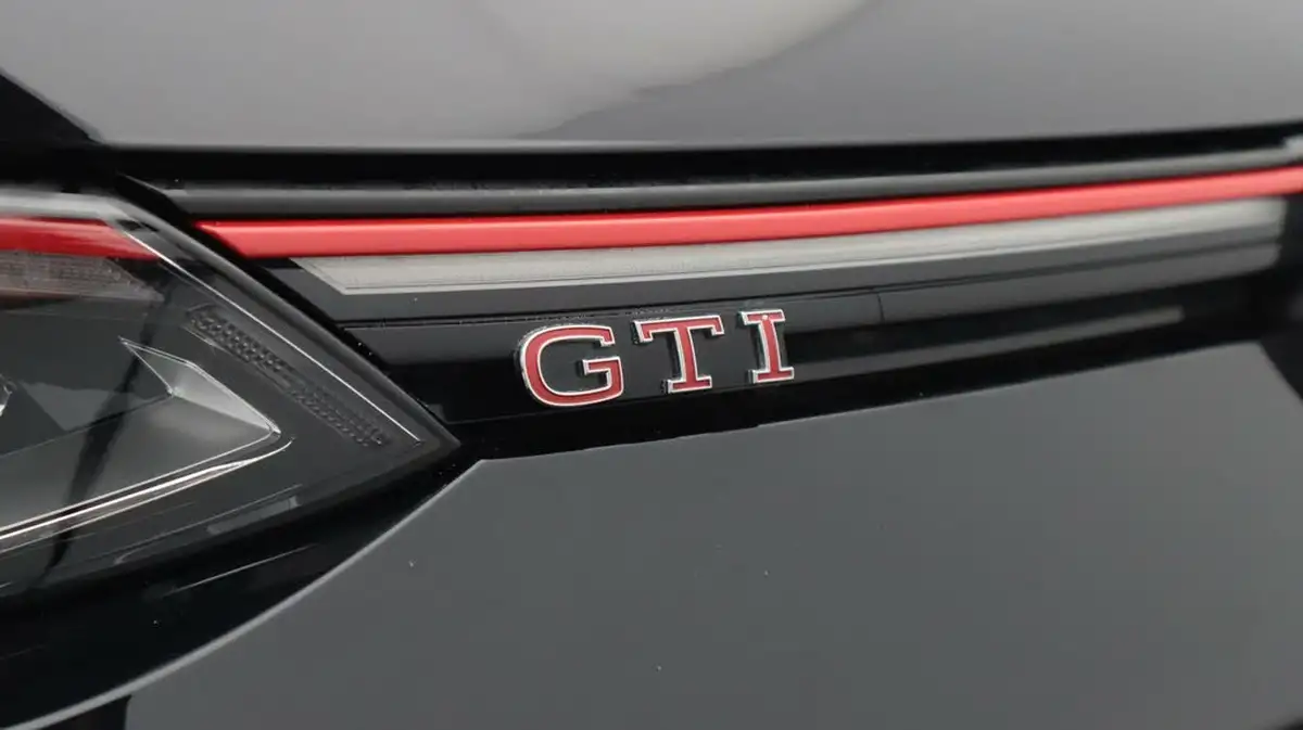 2022-volkswagen-golf-20-tsi-gti-dsg-big-23