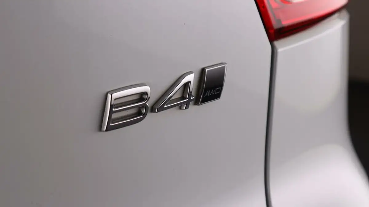 2022-volvo-xc40-20-b4-inscription-awd-big-19