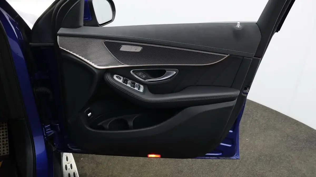 2022-mercedes-benz-eqc-e-eqc-400-amg-line-big-14