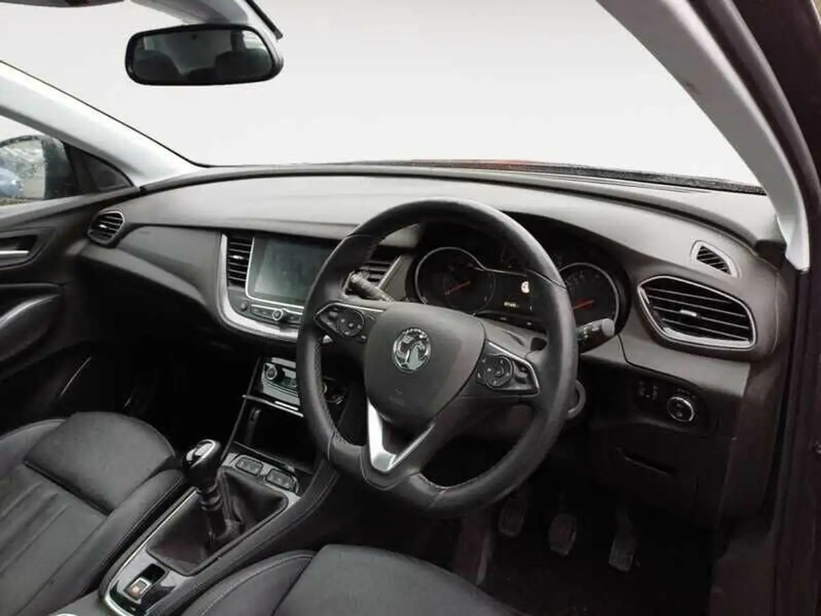 2019-vauxhall-grandland-x-12-elite-nav-big-4