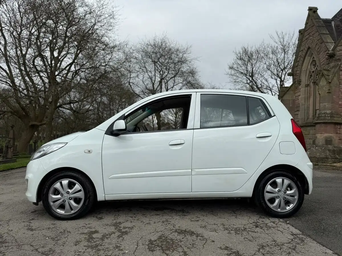 2012-hyundai-i10-12-active-big-6