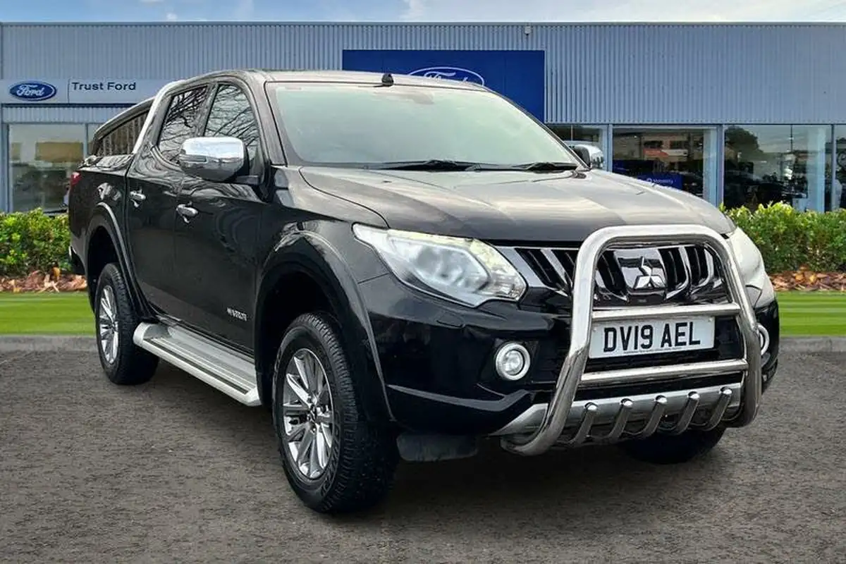 2019-mitsubishi-l200-24di-d-warrior-eu6b-big-0