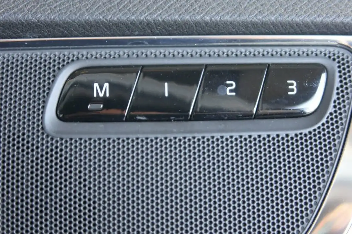 2021-volvo-xc90-20td-b5-momentum-big-16