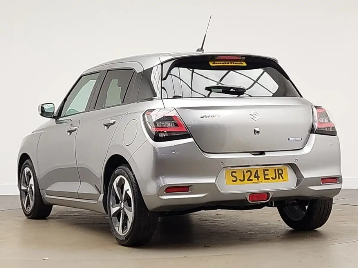 2024-suzuki-swift-12-ultra-cvt-big-1