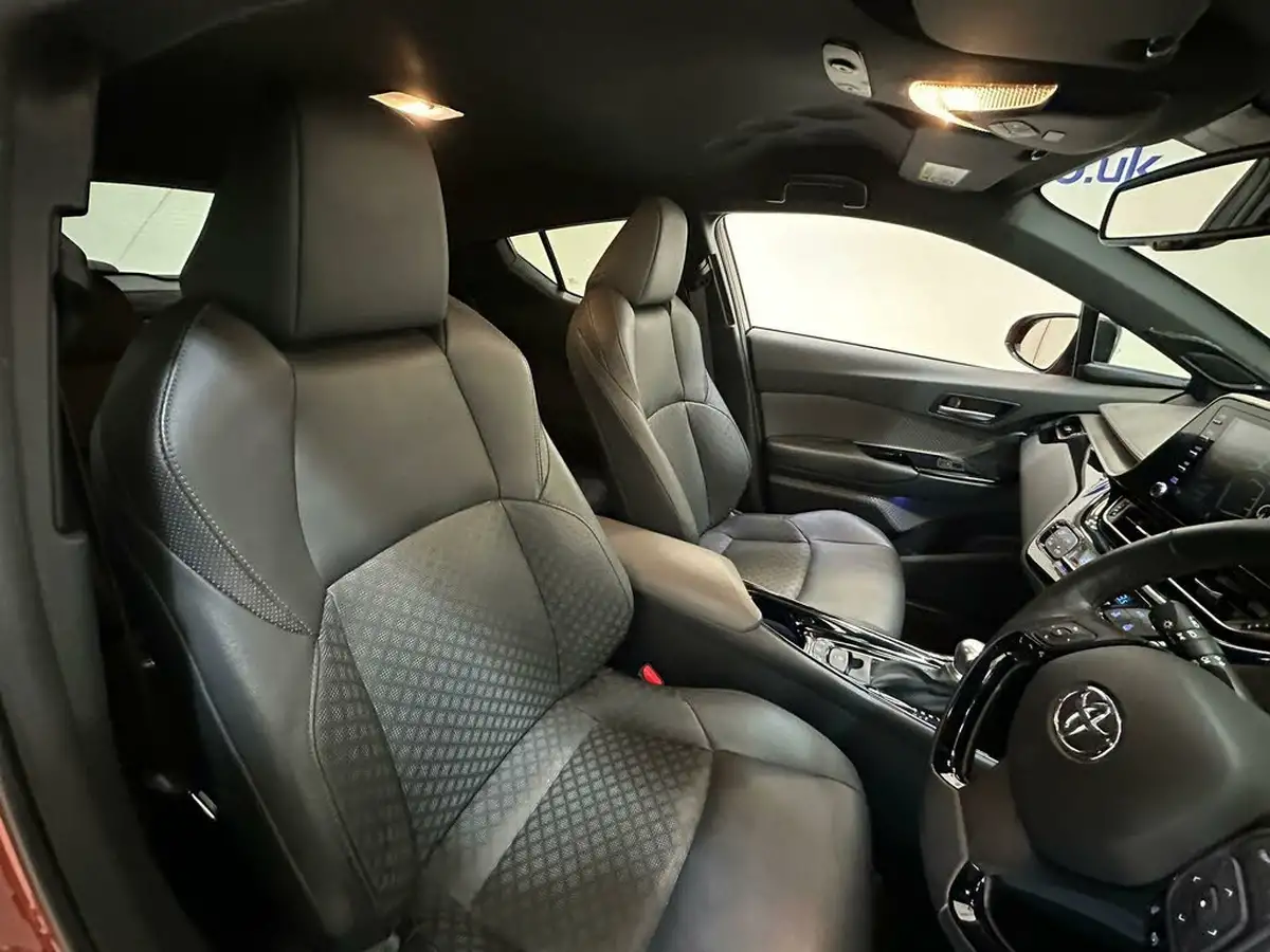 2021-toyota-c-hr-20-vvt-i-orange-edition-big-16
