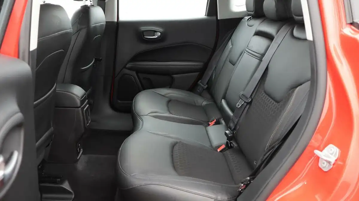 2021-jeep-compass-14-multiair-ii-longitude-138bhp-big-16