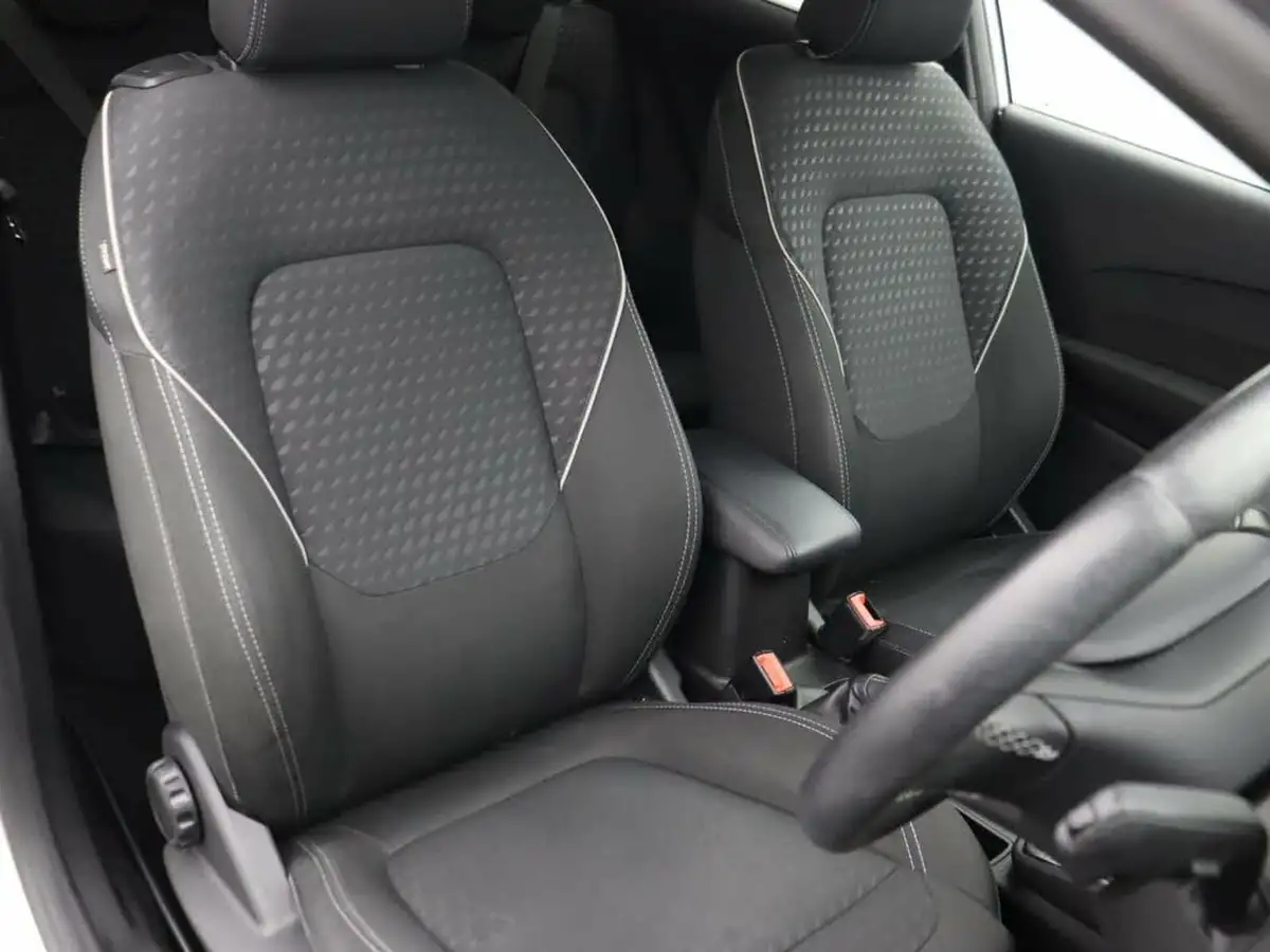 2018-ford-fiesta-10t-titanium-100ps-3d-big-8
